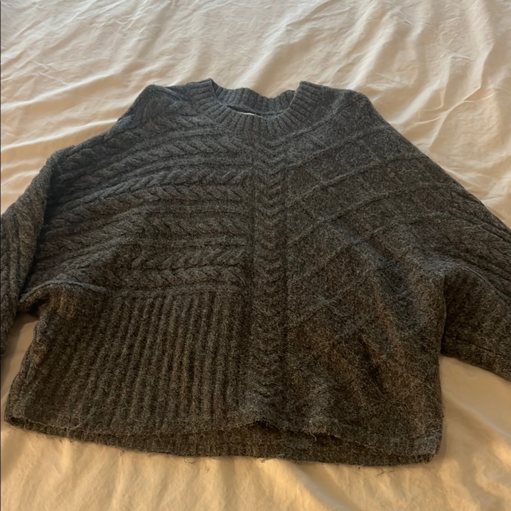 Abercrombie & Fitch Gray Crew Neck Sweater with Cable Knit
